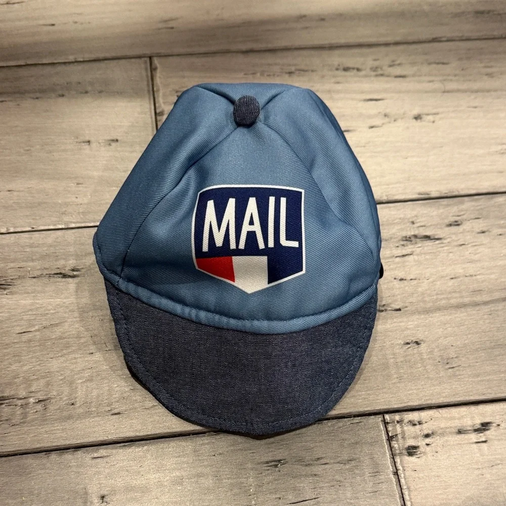 NWOT Mailman Costume for dogs